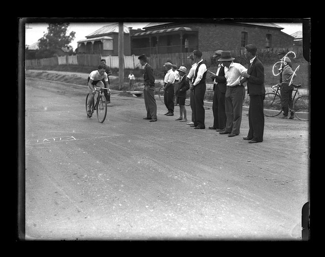 An unidentified cycling race [n.d.]