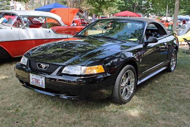 2000 Ford Mustang Convertible (1 of 4)