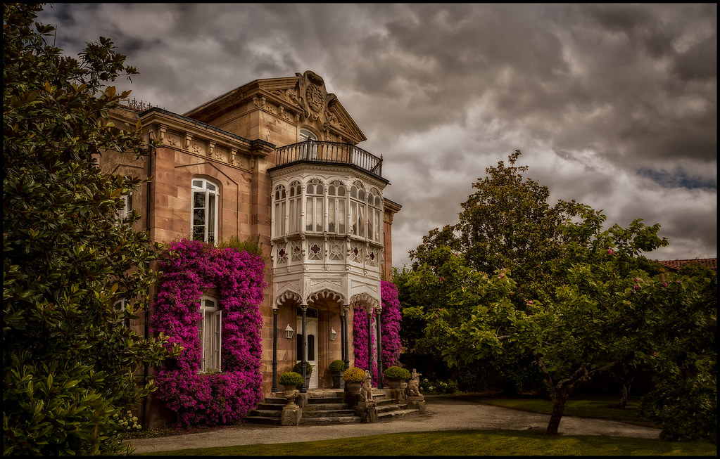 PALACIO DE LAS MAGNOLIAS .(MAZCUERRAS) | En el centro de la … | Flickr - La Casa De Las Magnolias Sinopsis