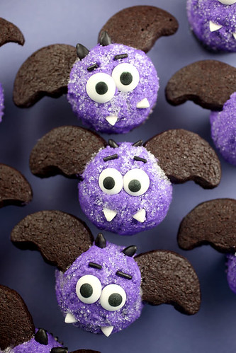 Miniature bat cupakes | by Bakerella