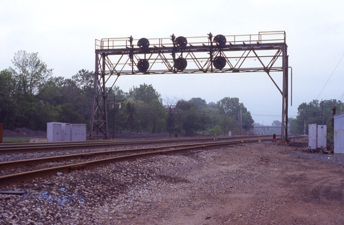 railroad bridge light ohio train crestline wayne line ft signal position prr conrail cpwestcrest