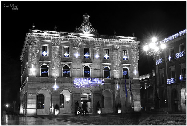 Gijón de noche, Ayuntamiento