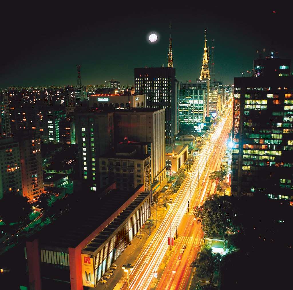 Avenida Paulista - Noite, Centro Financeiro de São Paulo, a…
