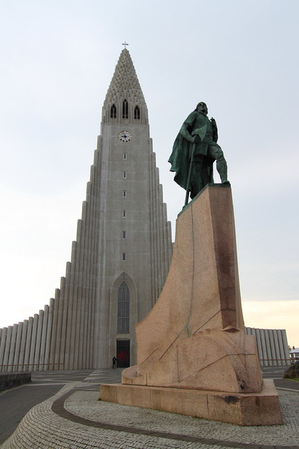 Leif Ericson statue and Hallgrimskirkja church, Reykjavik