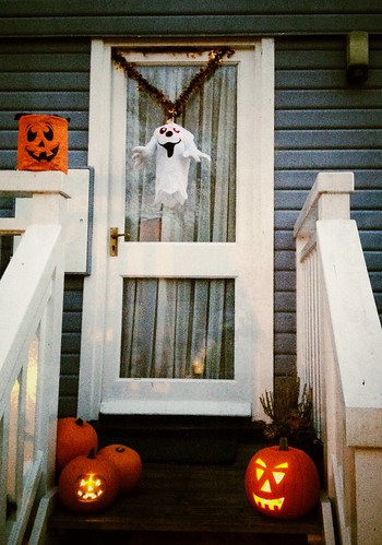 Halloween Porch 2012 | Mark Philpott | Flickr