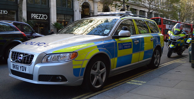 Metropolitan Police / Volvo V70 D5 / Roads Policing Unit / GFE / BK61 YDV
