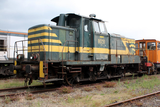8051 - rails et traction - rer - 27511