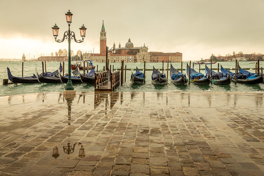 Rocking on the Acqua alta