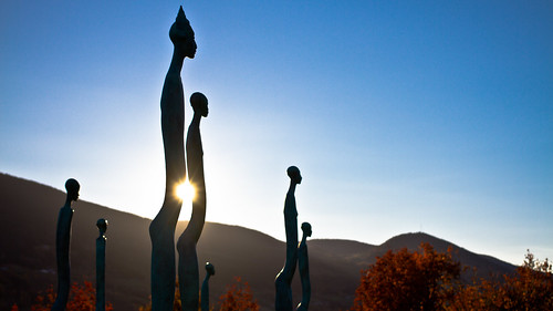 autumn sunset sculpture art leaves gudbrandsdalen flokk sørfron grytting sygard