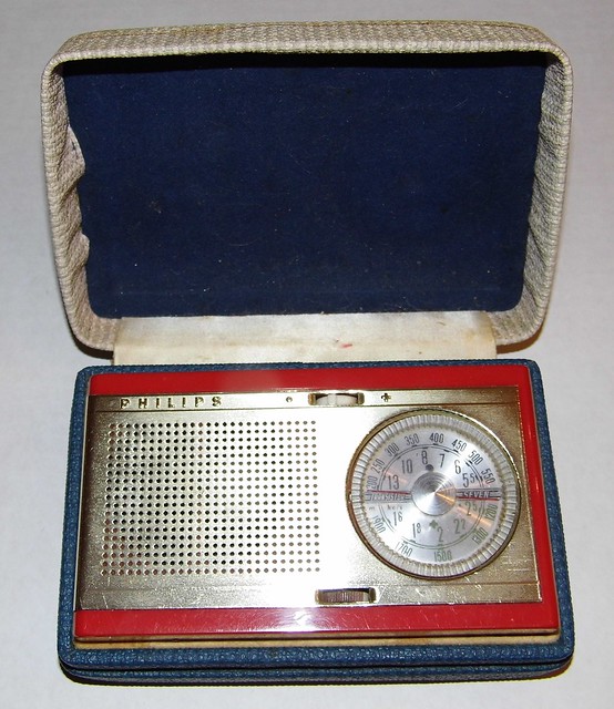 Vintage Philips Fanette Transistor Radio, Model LOX90T, Broadcast & Long Wave Bands, 7 Transistors, Made In West Germany, Circa 1960