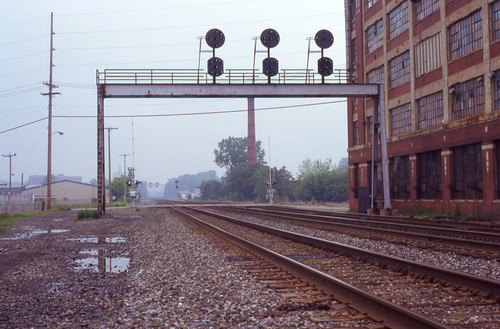 railroad bridge light ohio train wayne line signals ft signal mansfield prr conrail posistion cpmans