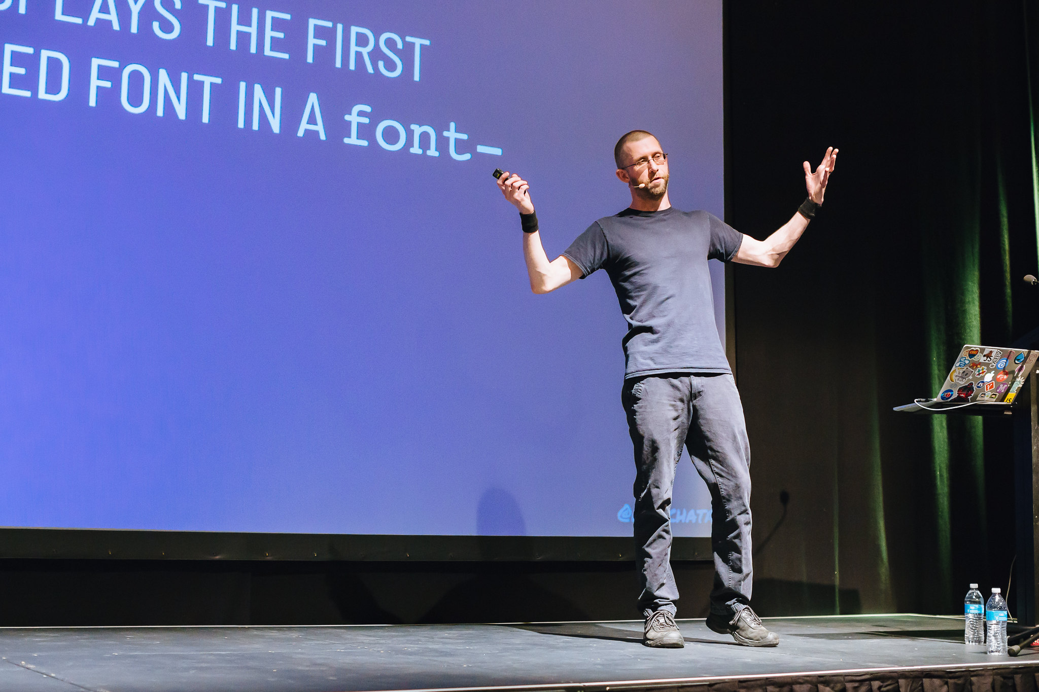 CSS_OnStage_1600px_019