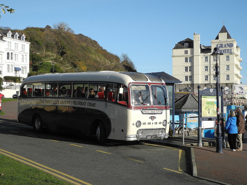 Excursion Bus Old Venerable Tour Bus 2 | The very old, but extremely new-looki… | Flickr