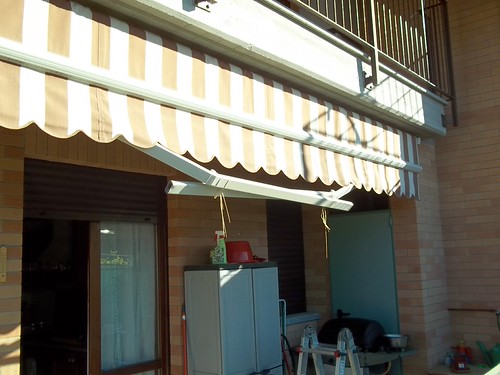 Riparazione tende da sole