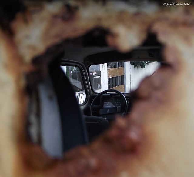 2016: one photo each day. 245/366 There's a hole in my ... Renault.
