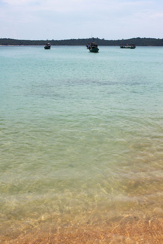 trip sea beach water island boat asia cambodia sihanoukville southeastasia gulf kingdom southchinasea charter islandhopping gulfofthailand bambooisland kingdomofcambodia kohrussei ព្រះរាជាណាចក្រកម្ពុជា ក្រុងព្រះសីហនុ កោះបស្សី