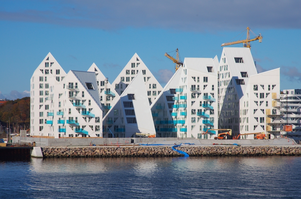 Iceberg Building Iceberg building in Aarhus harbour | Edificio Iceberg en el … | Flickr