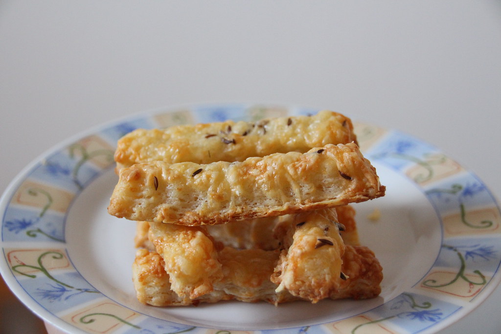 Sajtos rúd köménnyel / Cheese snack with cumin