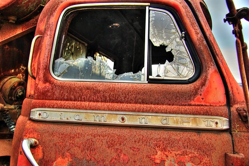 door red broken window wisconsin truck canon logo t rust rusty diamond rusted rusting wi hdr diamondt nameplate prairieduchien photomatix photomatixpro t2i