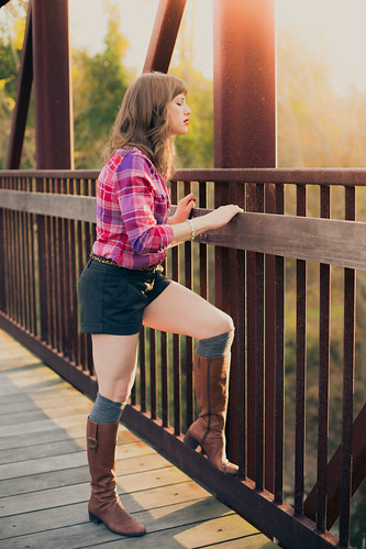 bridge sunset model durham boots shorts lipstick bangs plaid enoriver westpointontheeno vintagecolor