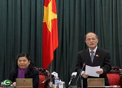Chủ tịch Quốc hội Nguyễn Sinh Hùng: Ai có quyền “gợi ý” cán bộ từ chức?