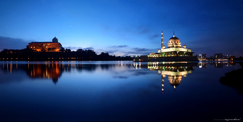 city travel blue light vacation sky panorama cloud lake reflection art water silhouette architecture night sunrise landscape island photography mirror lowlight nikon cityscape slow jetty wave tokina1224 mosque malaysia slowshutter photomerge nightshots bluehour kualalumpur putrajaya dri minimalist scapes cpl waterflow longexposures sifoocom d7000 putrajayalakeclub hdcpl azrudin