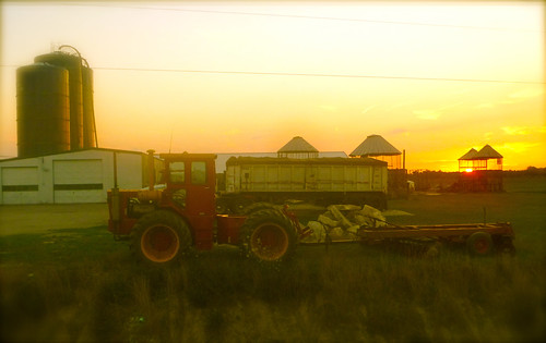 sunset tractor twilight farm silo corncrib grainbin