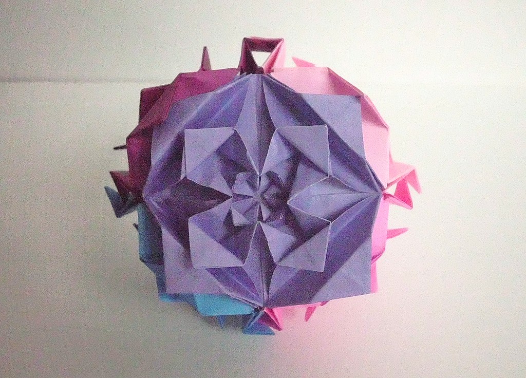 Fractal Flower Cube (Byriah Loper)