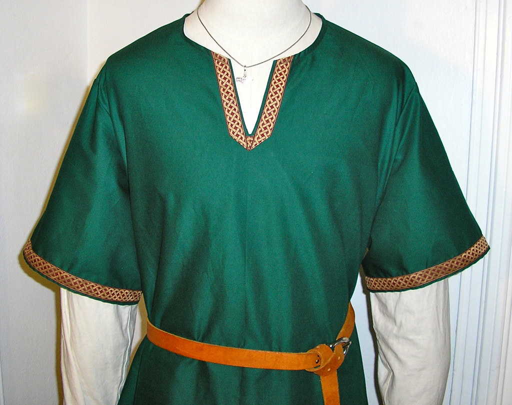 Viking or Medieval Tunic | Hunter Green cotton tunic with an… | Flickr