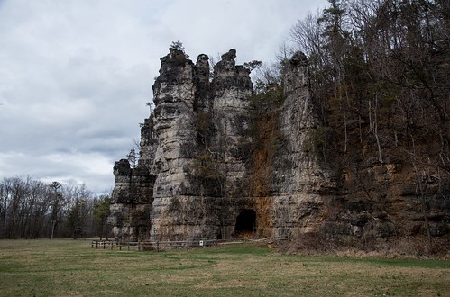 roadtrip unitedstates usa virginia mtsolonva naturalchimneyspark naturalchimneys rockformation limestone