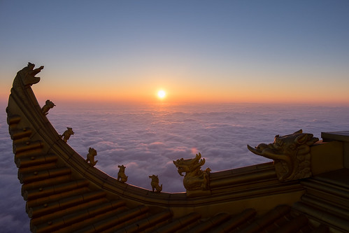 china clouds emeishan sunrise templechinaleshanshisichuanshengcn