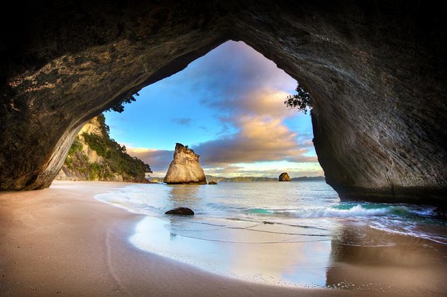Cathedral Cove Sea Cave - Coromandel, New Zealand