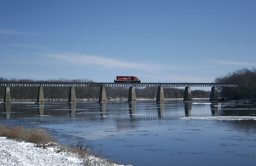 bridge train canadianpacific byron dme rockriver cgw exelon dakotaminnesotaandeastern chicagoandgreatwestern