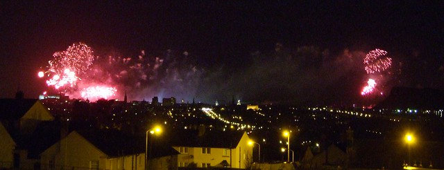 Edinburgh: New Year fireworks 2013