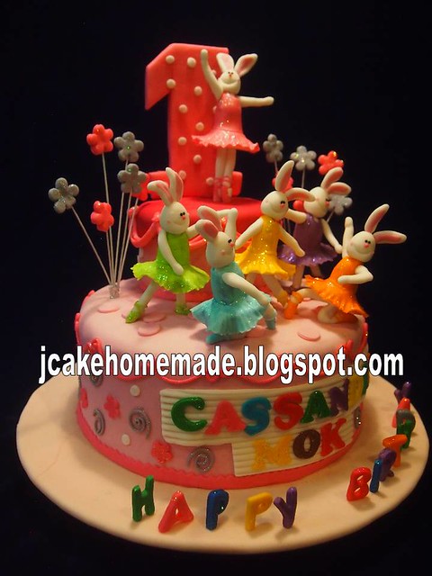 Bunnies ballerina birthday cake