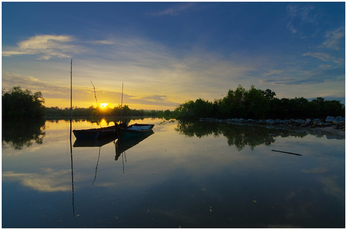 seascape reflection rural sunrise boat nikon malaysia bluehour dynamicrange dri waterscape d7000 nikond7000 sghajidorani hilman79yahoocom shutterholic shutterholicnet hilman79 hilmanali hilmanalicom