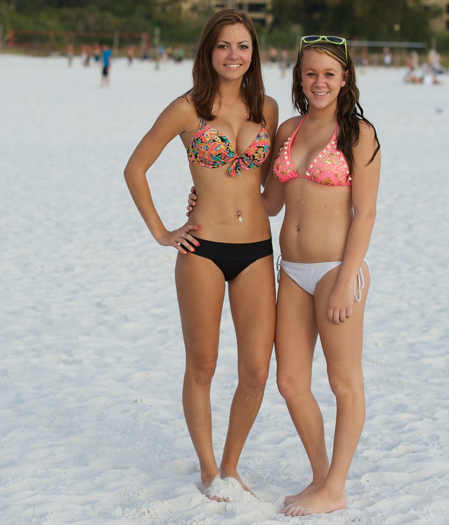 Verwaand Lot Remmen RCS_2134 - Siesta Beach Bikini Girls | For Sarasota videos s… | Flickr