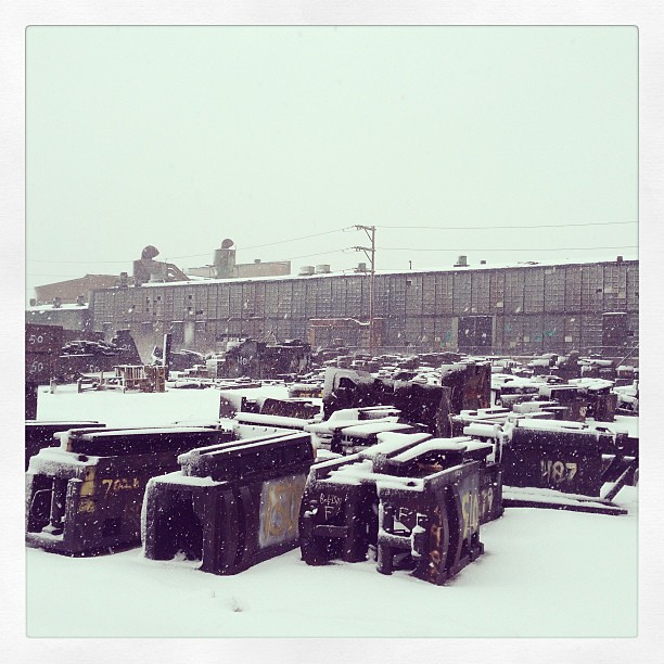 Snow makes abandoned places look pretty #abandoned #filthyfeeds #urbandecay #urbanexploring #derelict #abandonedfactory