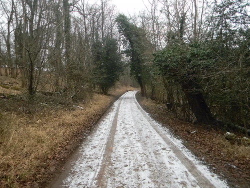 Snowy path 3 Tring to Berkhamsted (via shortcut)