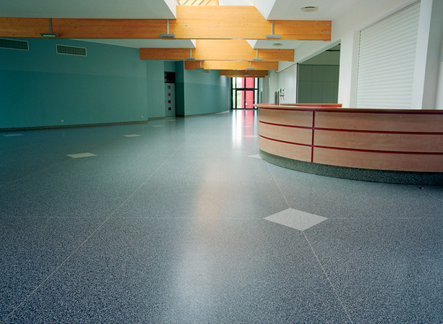 Forbo Marmoleum Graphic - Acceso Centre d'Intervention et Polyvalent (Junglinster, Luxemburgo)