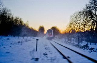 Trainride into the sunset (Olympus mju, DM Paradies 400)