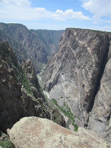 blackcanyonofgunnisonnationalpark colorado nationalparkservice nationalpark usa gunnisonriver canyon hiking river rock