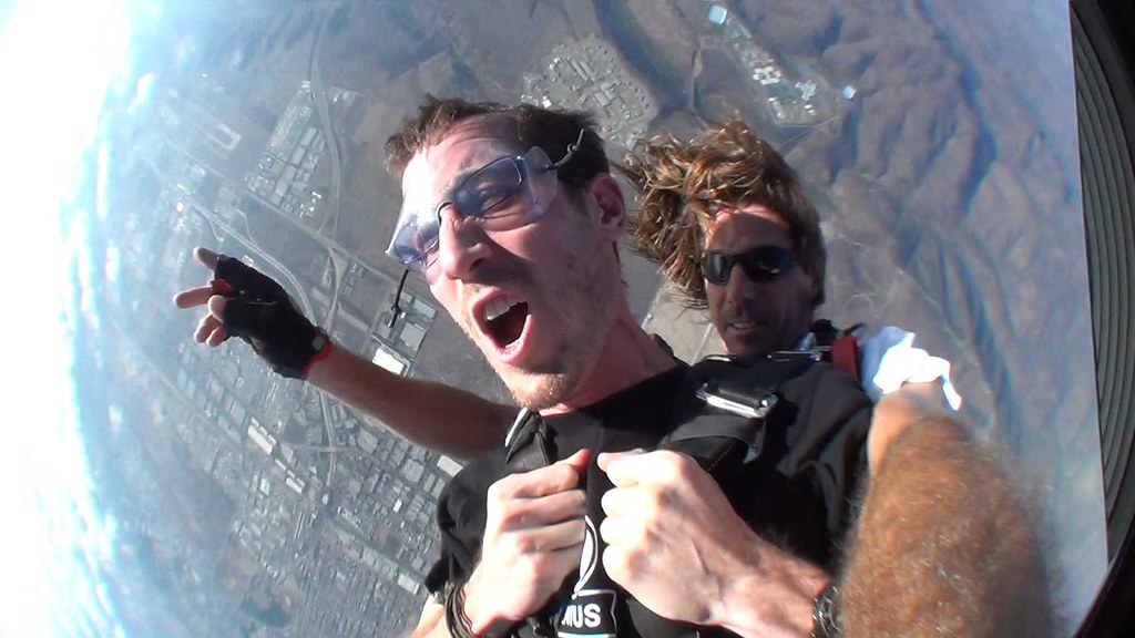 Skydiving in San Diego