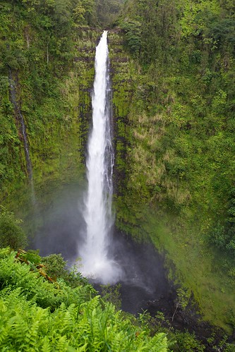 green landscape hawaii waterfall