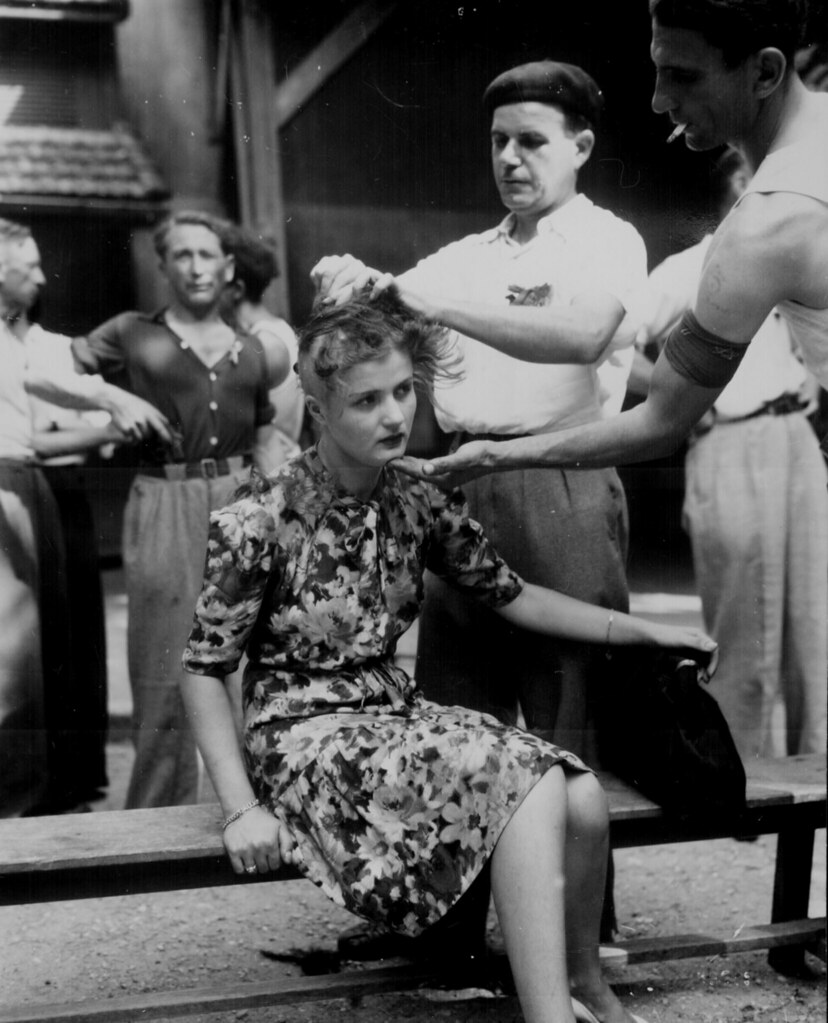 1944,  France, Montélimar, Femmes tondues à la libération
