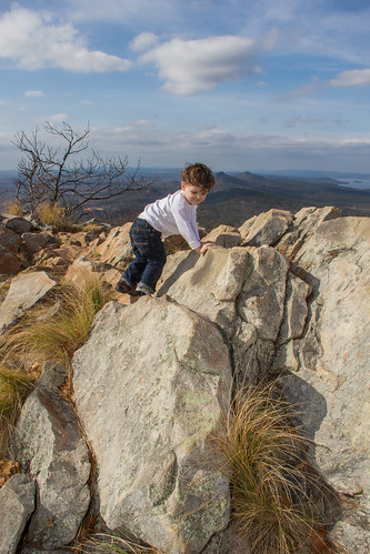 boy mountain climb toddler view climbing vista pinnacle