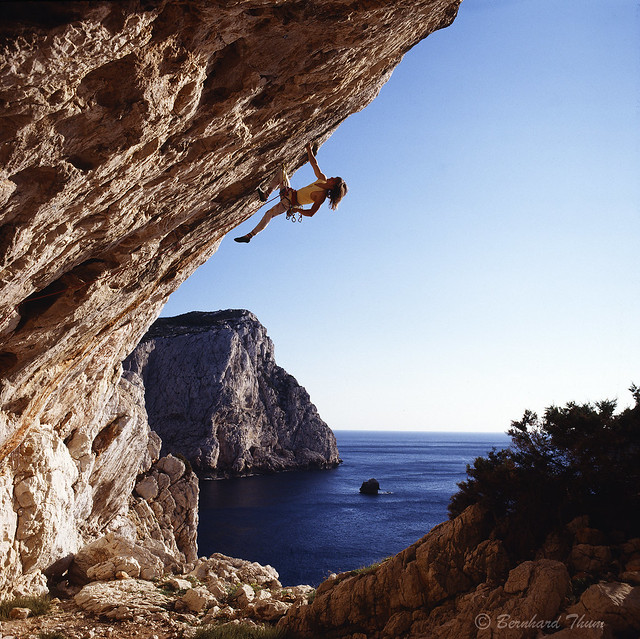 Thomas climbing »Dolci Sardi« (7b) at Capo Caccia