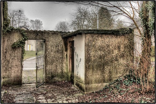 abandoned neglect buildings garden spring shadows time decay empty shed ruin age browns transition goodbyes deserted hdr ending gardenshed closure acceptance rheindahlen jhq “movingon”