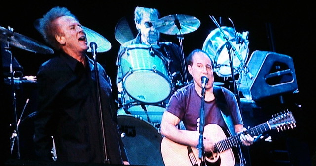 Simon & Garfunkle - Live at the Arrow head pond - Anaheim - Orange County - November 20th 2003