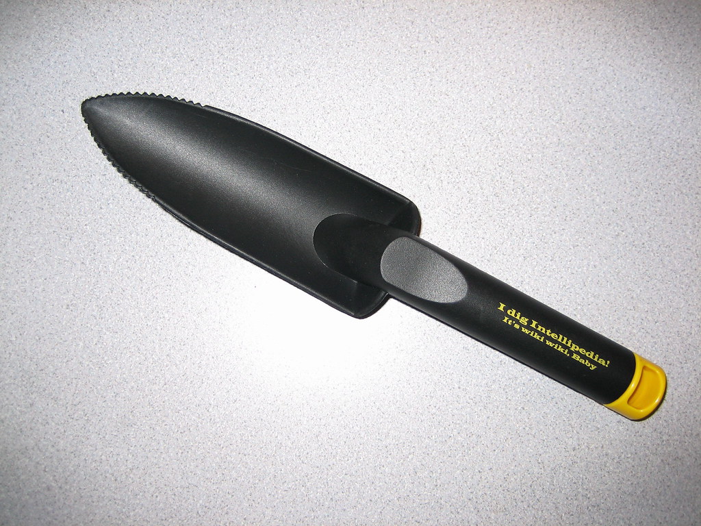 Intellipedia Shovel